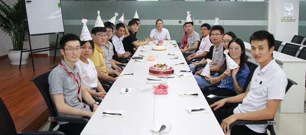 聯(lián)測(cè)7月員工生日會(huì)：一路有你